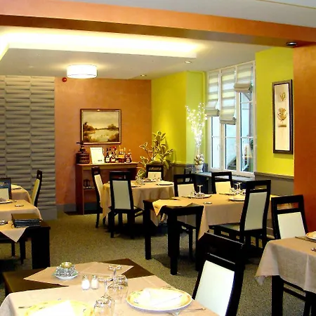 Le 120 - Groupe Logis - Ex La Terrasse 酒店 La Châtaigneraie