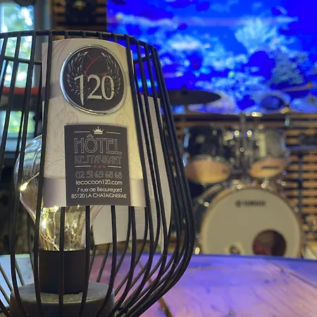 Le 120 - Groupe Logis - Ex La Terrasse 酒店 La Châtaigneraie