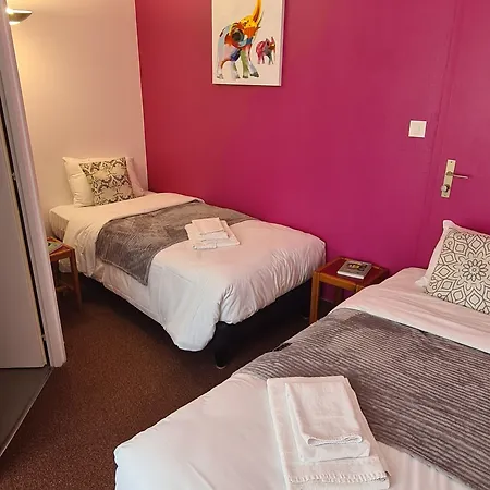 Hotel Le 120