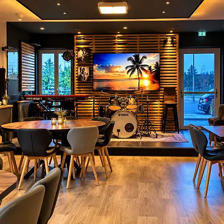 Le 120 Hotel La Châtaigneraie