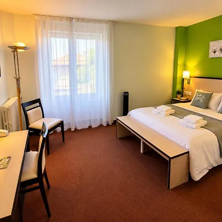 Le 120 Hotel 3*
