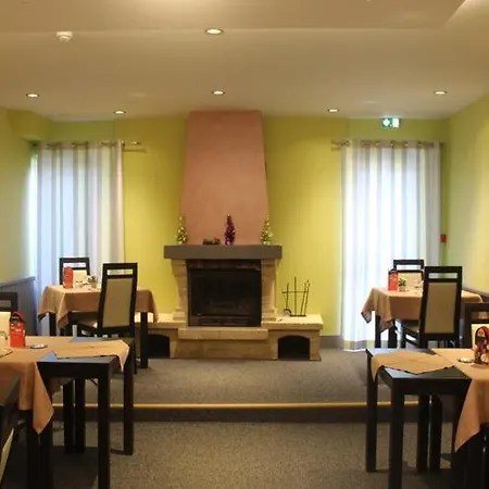 Le 120 - Groupe Logis - Ex La Terrasse 酒店 La Châtaigneraie