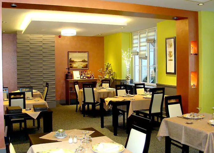 Le 120 - Groupe Logis - Ex La Terrasse فندق La Châtaigneraie